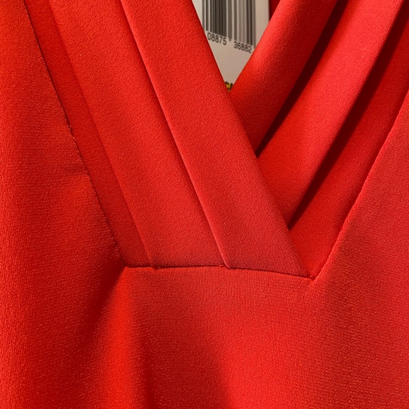 NWT~Jones New York Collection~Gorgeous Fire Red V Neck Sleeveless Top - Picture 5 of 10
